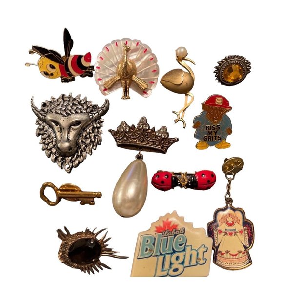 Accessories - Lot of 12 Fashion Lapel Pins Crown Lady Bug Peacock Lady Bug Blow Fish Skeleton